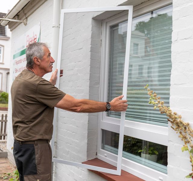 Glaserei Brede OHG in Lübeck Titel Plissees und Insektenschutz 01